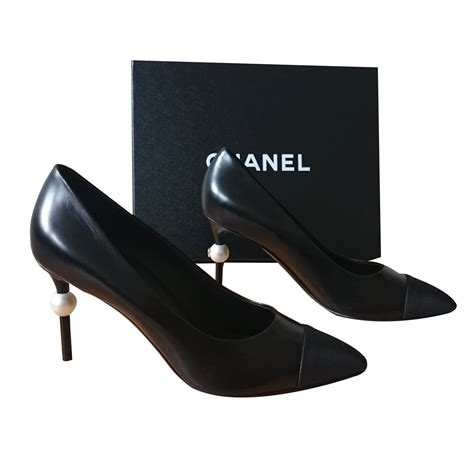 escarpins chanel noir|Chanel heels price.